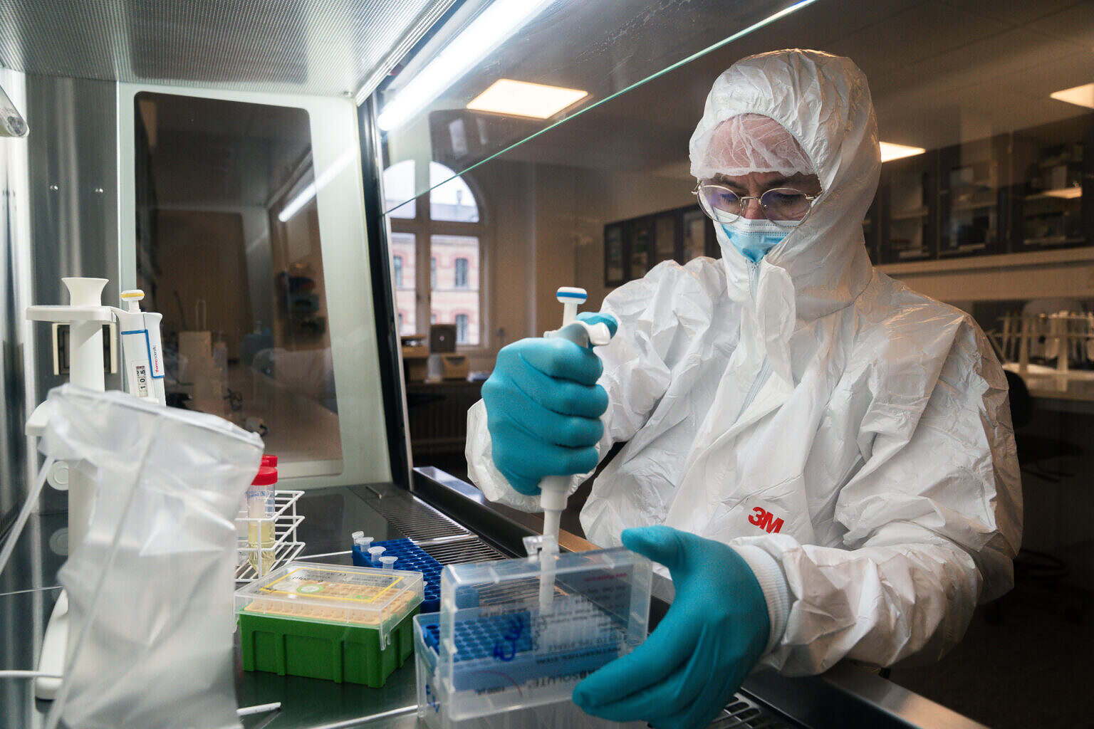 Eske Willerslev at his Copenhagen laboratory