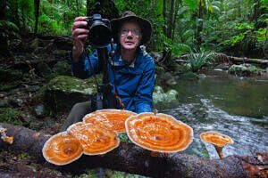 Photo 6 Stephen_Axford_photographing_Microporus_xanthopus